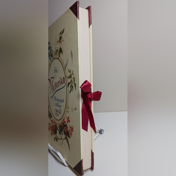 The Victorian Photograph Album (1995, Hardcover) - Picture 2 of 7
